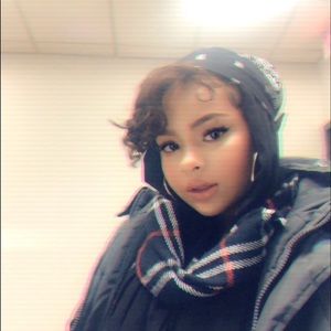 Meet your Posher, Sumaya